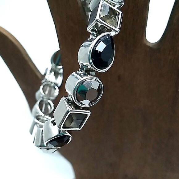 Bezel-set Faceted Crystal Stackable Silver-tone Bangle Bracelet Magnetic Clasp - Picture 15 of 15